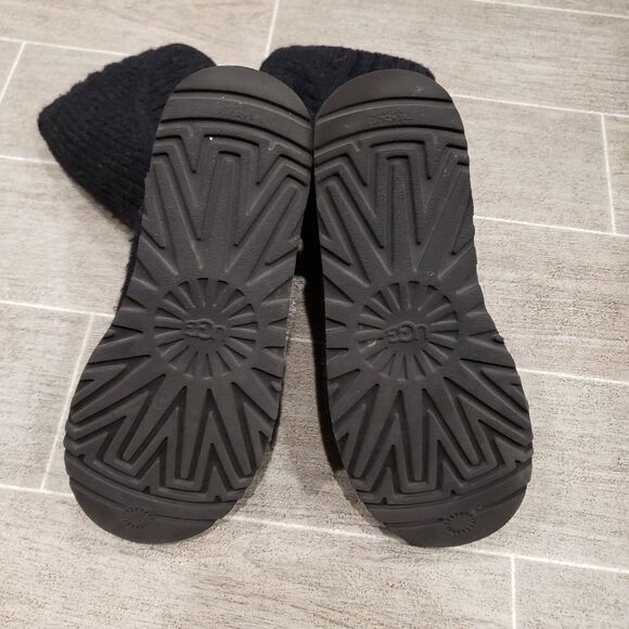 UGG Capra Ribbed Knit Shearling Lined Boot - Picture 2 of 11